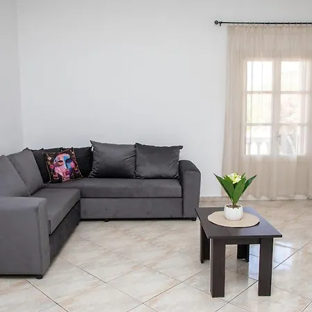 Debbie's With Sunset Lakkíon