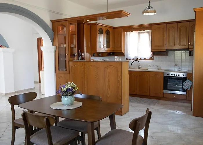 Debbie's With Sunset Tatil Evi Lakkíon